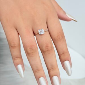 ANEL SOLITÁRIO EM PRATA 925