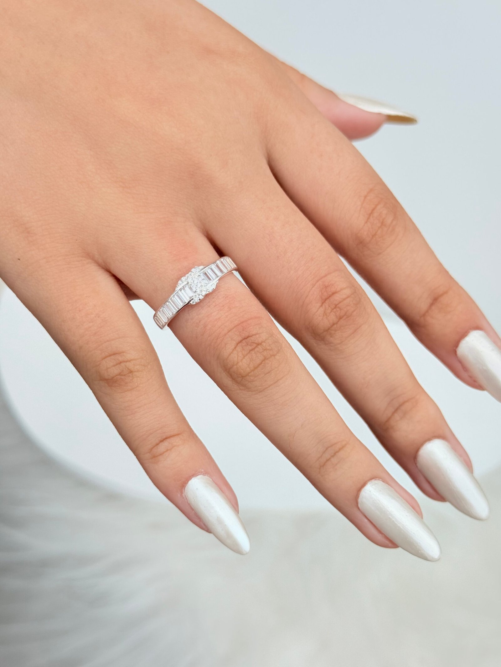 ANEL EM PRATA 925 ZIRCÔNIAS