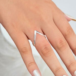 ANEL EM PRATA 925 DENTE DE TUBARÃO