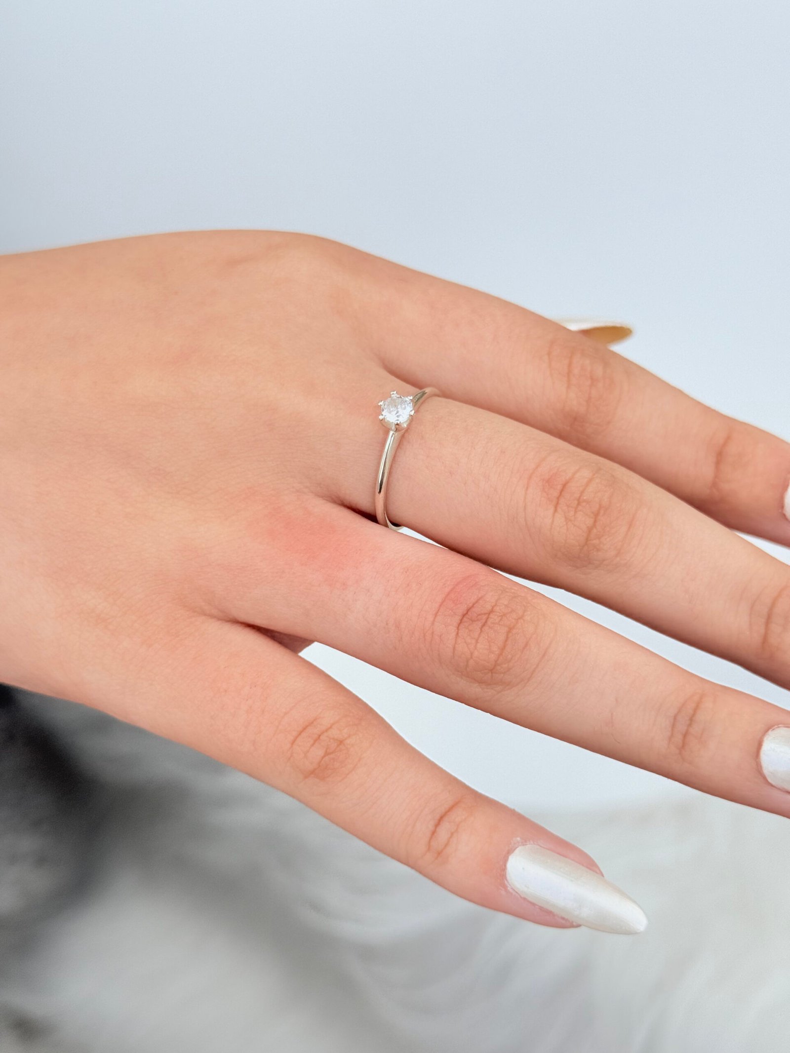 ANEL SOLITÁRIO EM PRATA 925