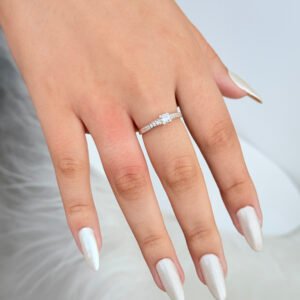 ANEL SOLITÁRIO PRATA 925 CRAVEJADO