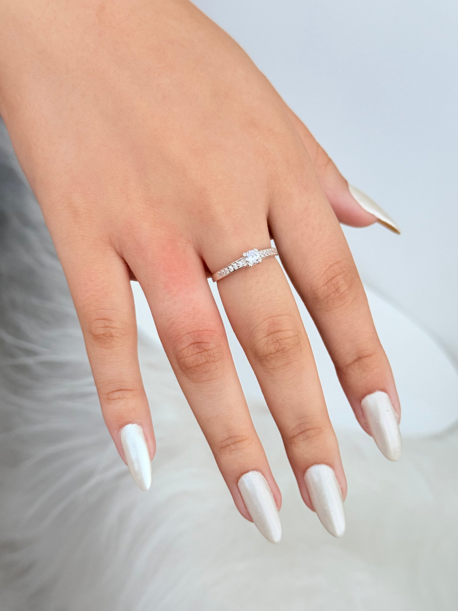 ANEL SOLITÁRIO PRATA 925 CRAVEJADO