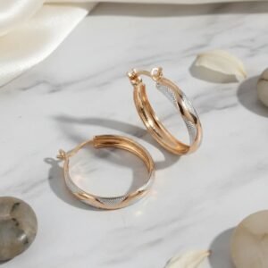 BRINCO ARGOLA ROMMANEL COM ACABAMENTO EM RHODIUM