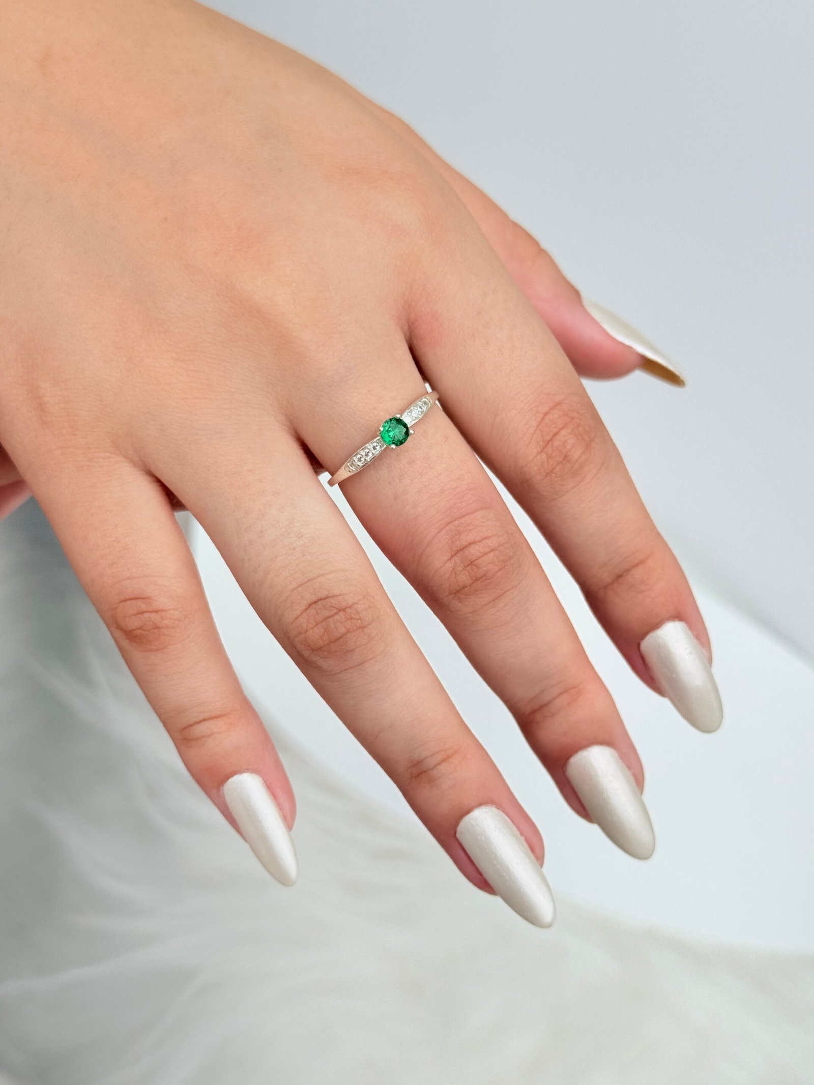 ANEL SOLITÁRIO PRATA 925 CRISTAL VERDE