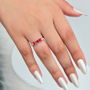 ANEL BRANCA DE NEVE EM PRATA 925