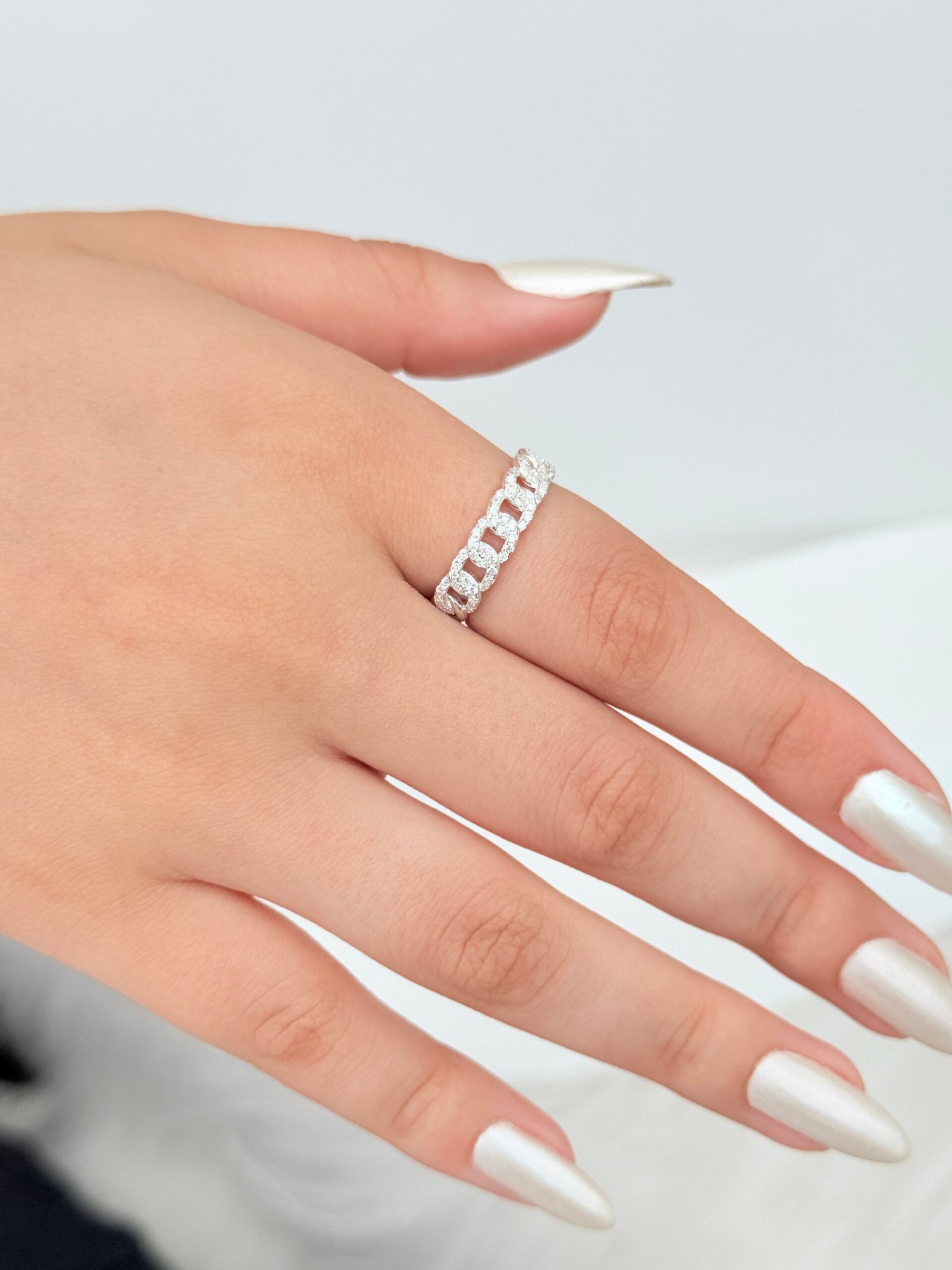 ANEL EM PRATA 925 ELOS DE CORRENTE CRAVEJADO