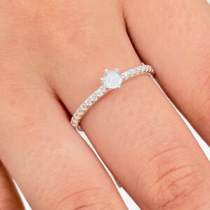 ANEL SOLITÁRIO EM PRATA 925