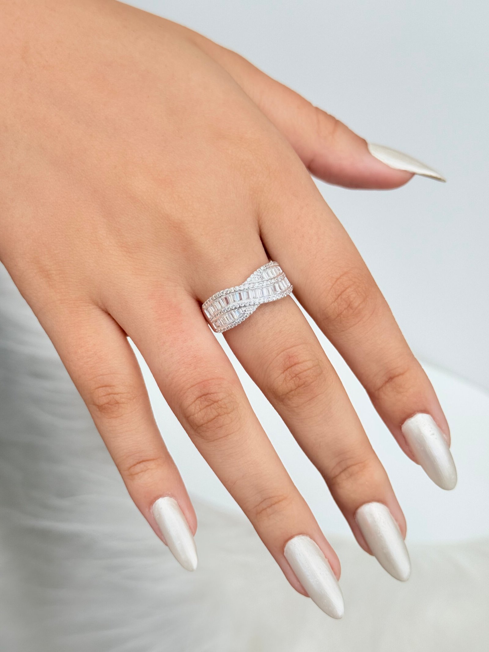 ANEL X EM PRATA 925 CRAVEJADO