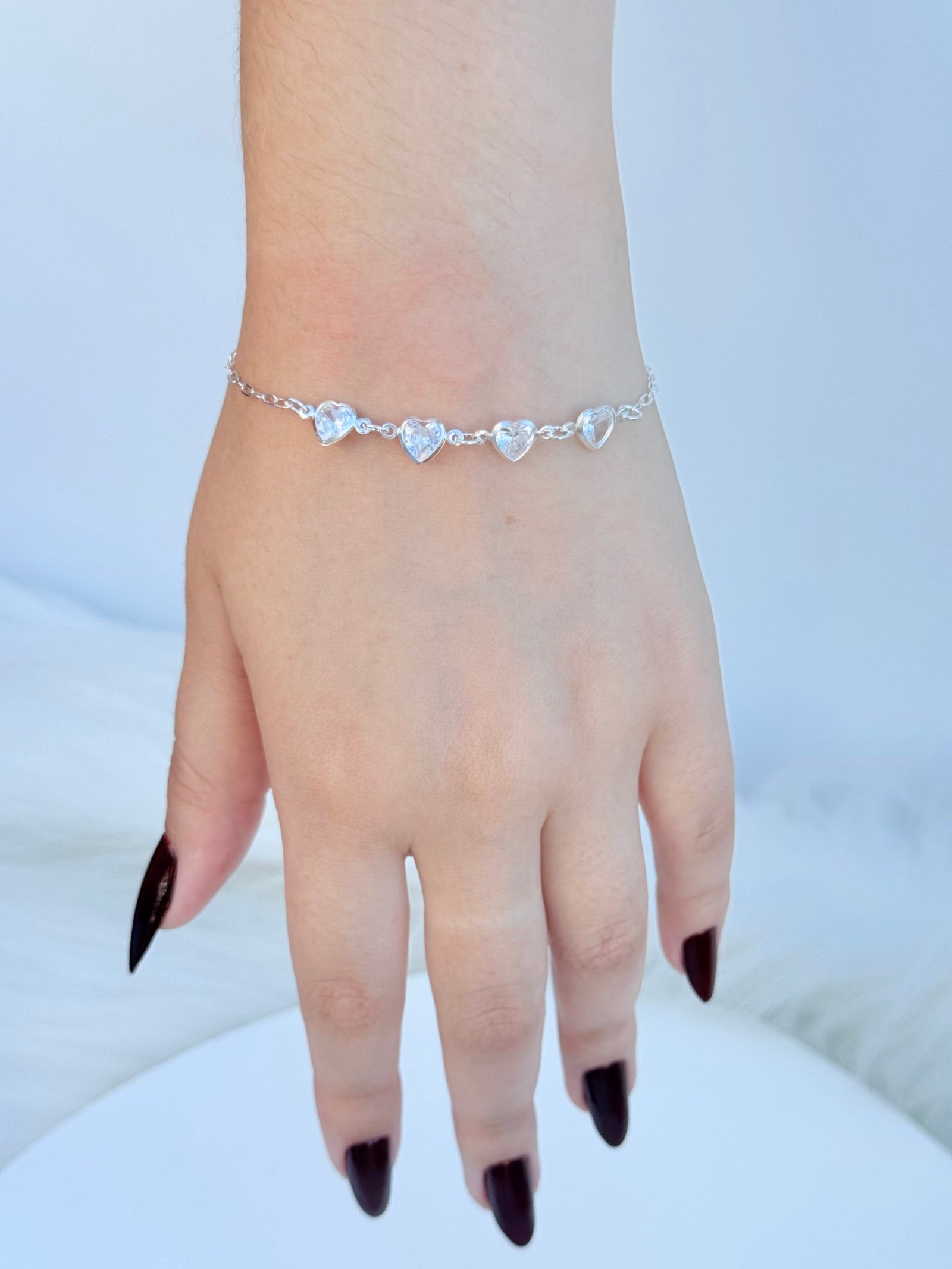 PULSEIRA EM PRATA 925 CORAÇÕES EM ZIRCÔNIAS