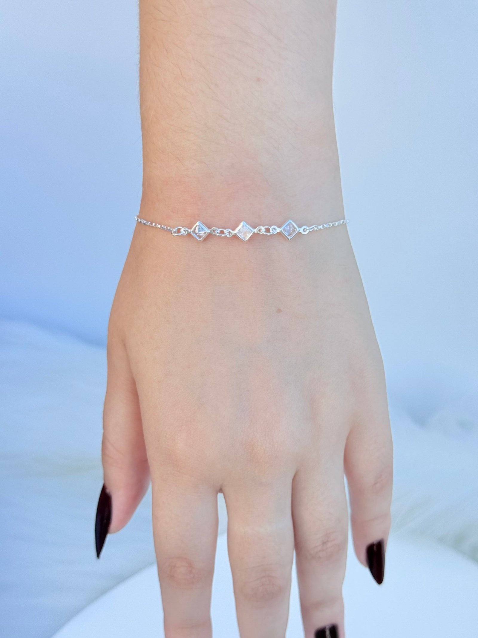 PULSEIRA EM PRATA 925 CRISTAIS