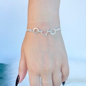 PULSEIRA EM PRATA 925 COM DETALHE DE CORAÇÃO