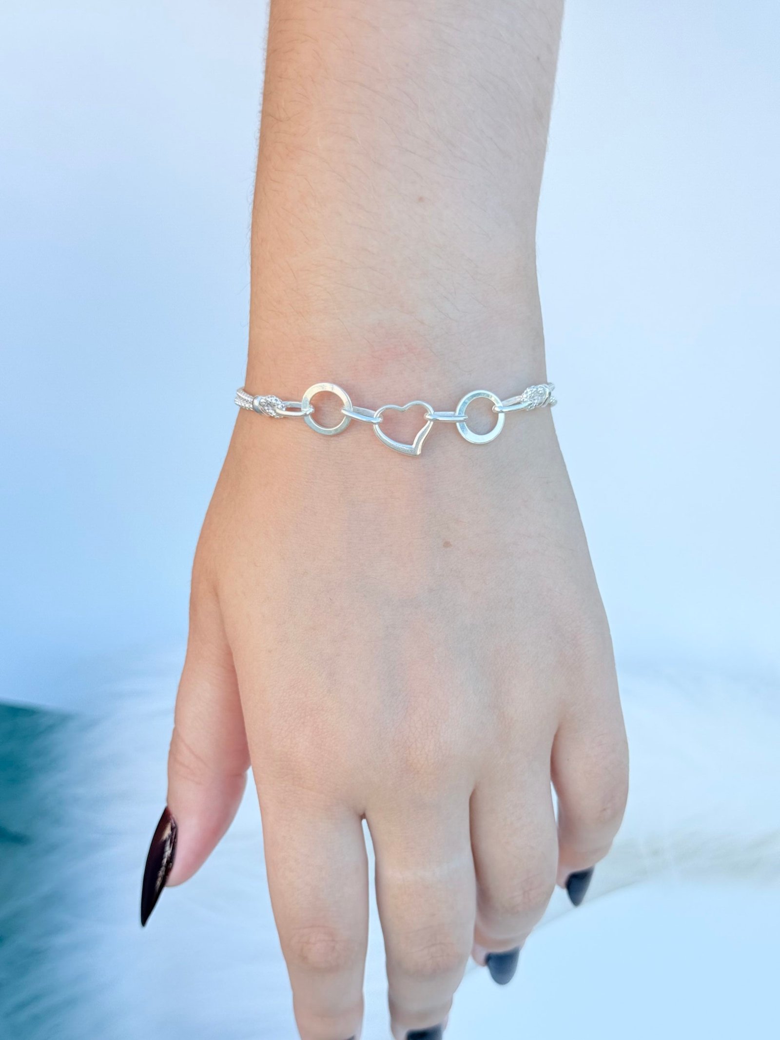 PULSEIRA EM PRATA 925 COM DETALHE DE CORAÇÃO