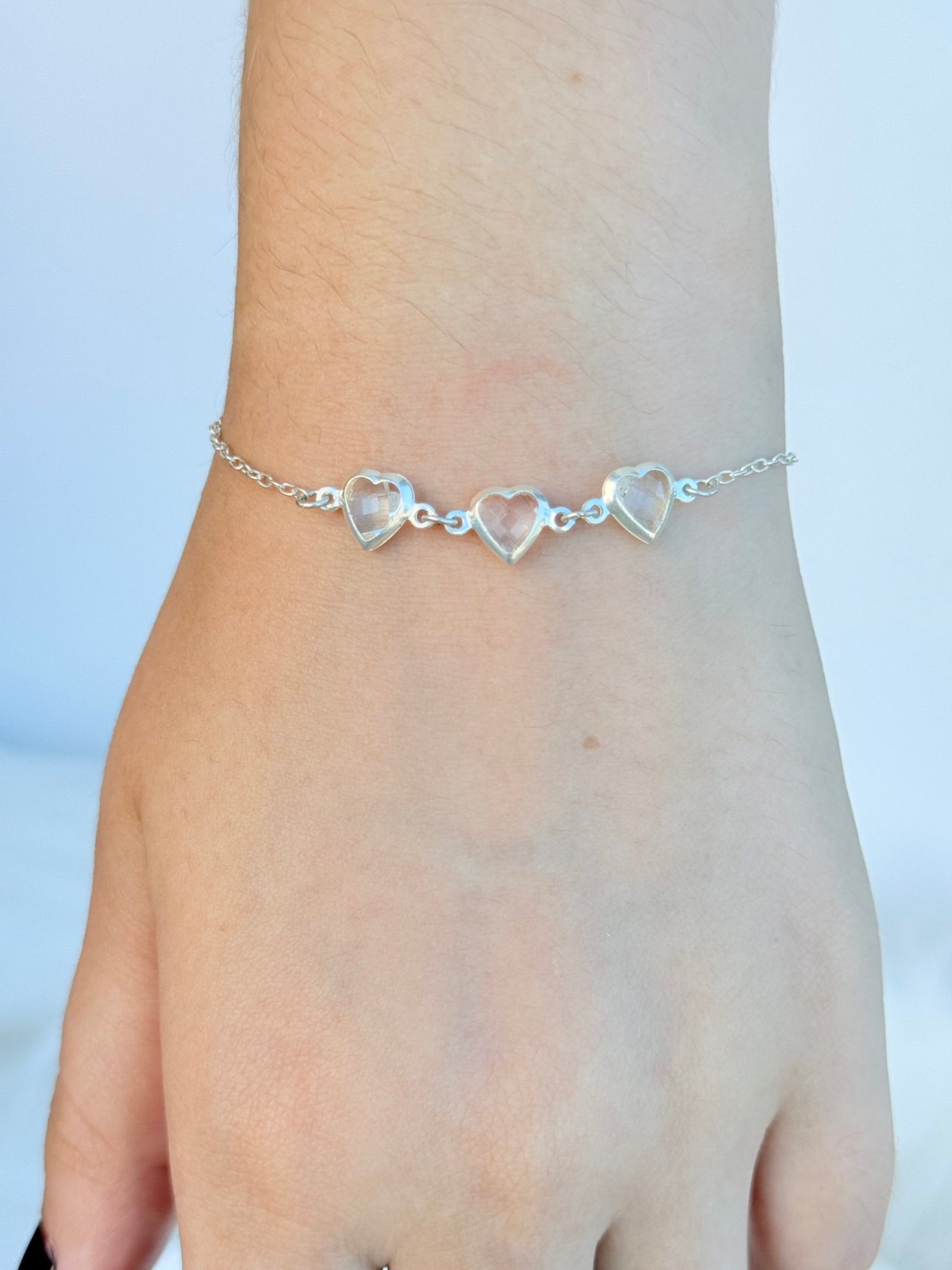 PULSEIRA EM PRATA 925 // 3 CORAÇÕES EM CRISTAIS