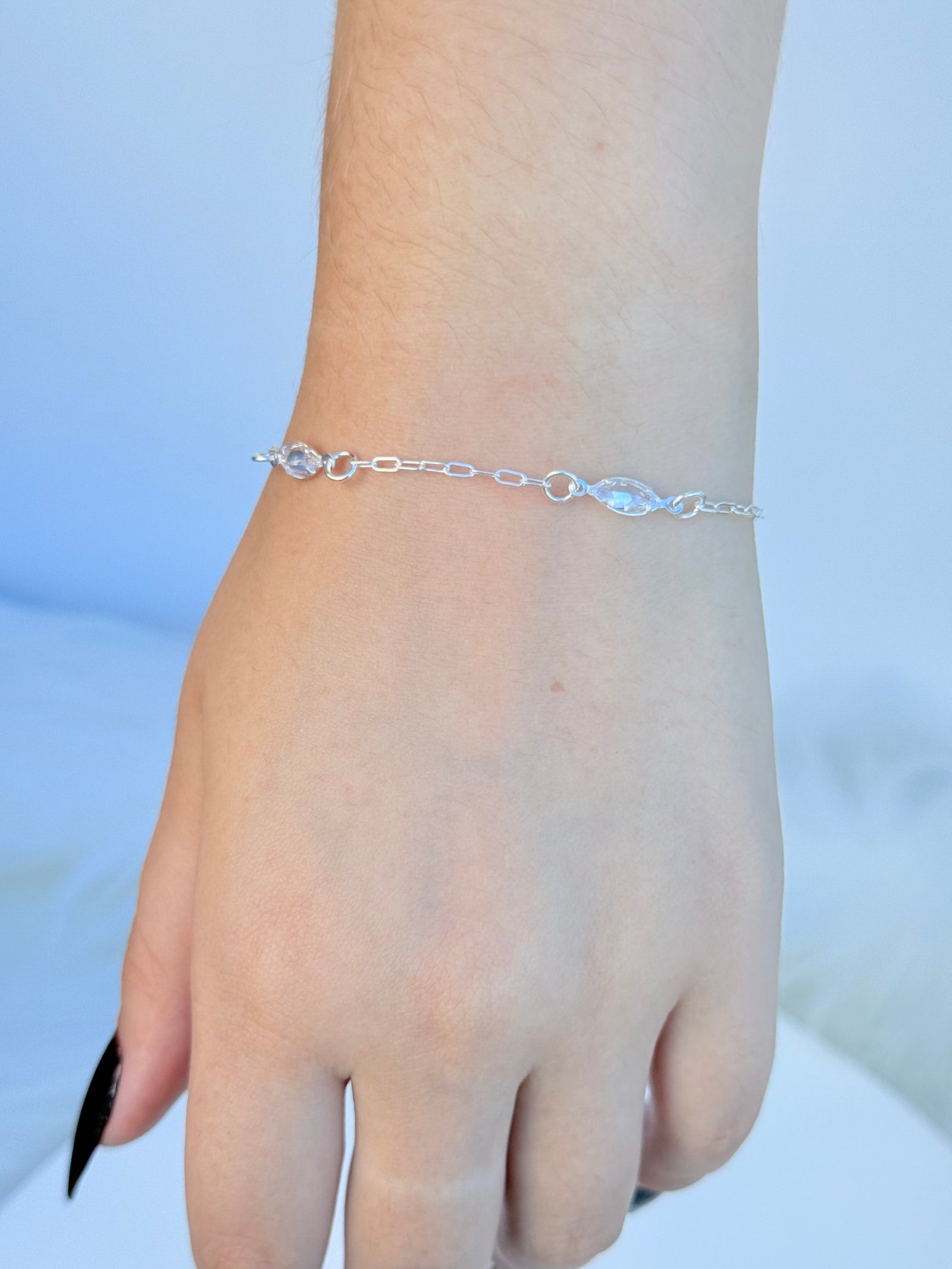 PULSEIRA EM PRATA 925 CRISTAIS NAVETE