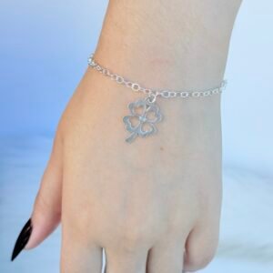 PULSEIRA EM PRATA 925 PINGENTE DE TREVO