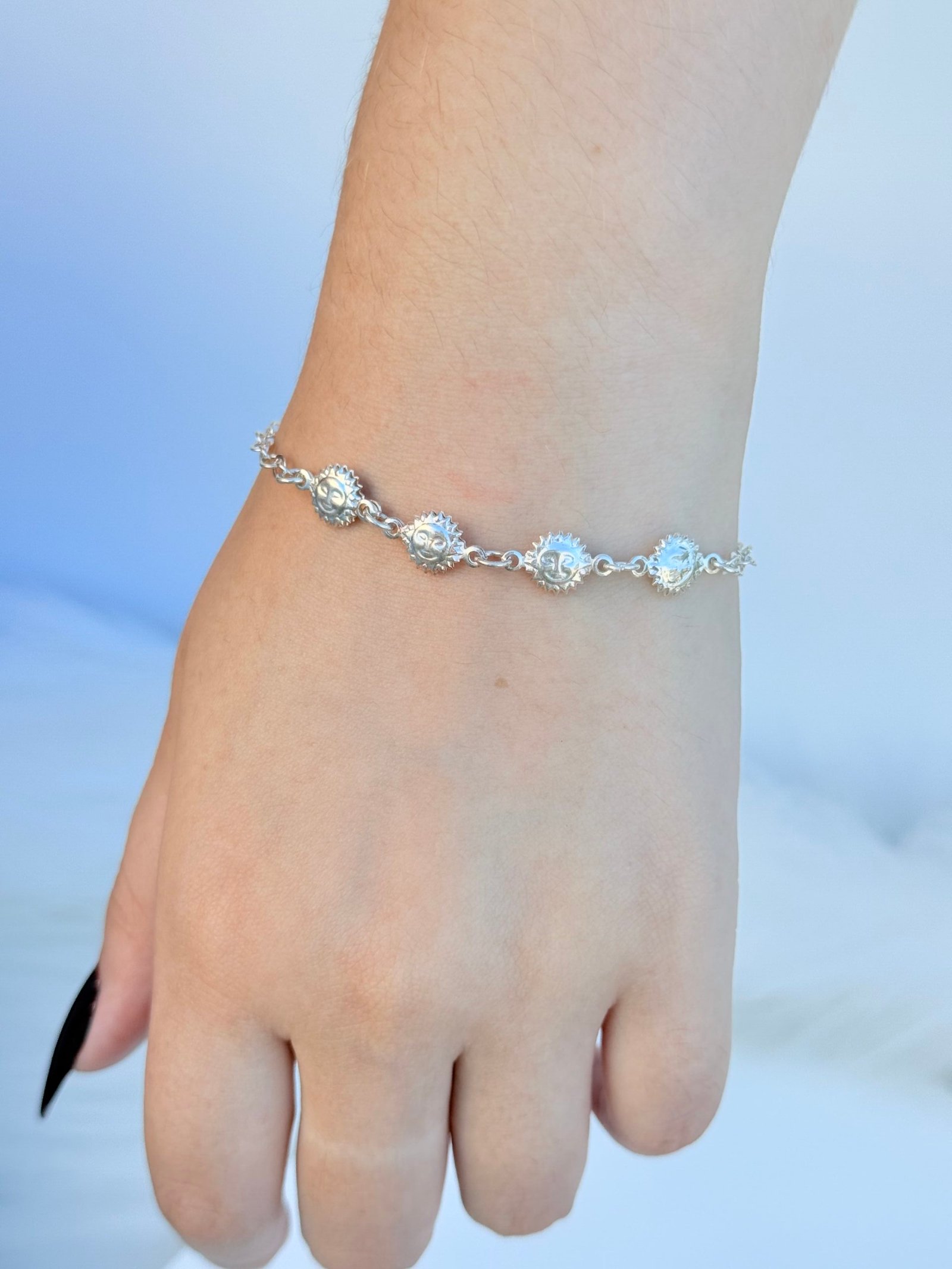 PULSEIRA EM PRATA 925 PENDANTES DE SOL