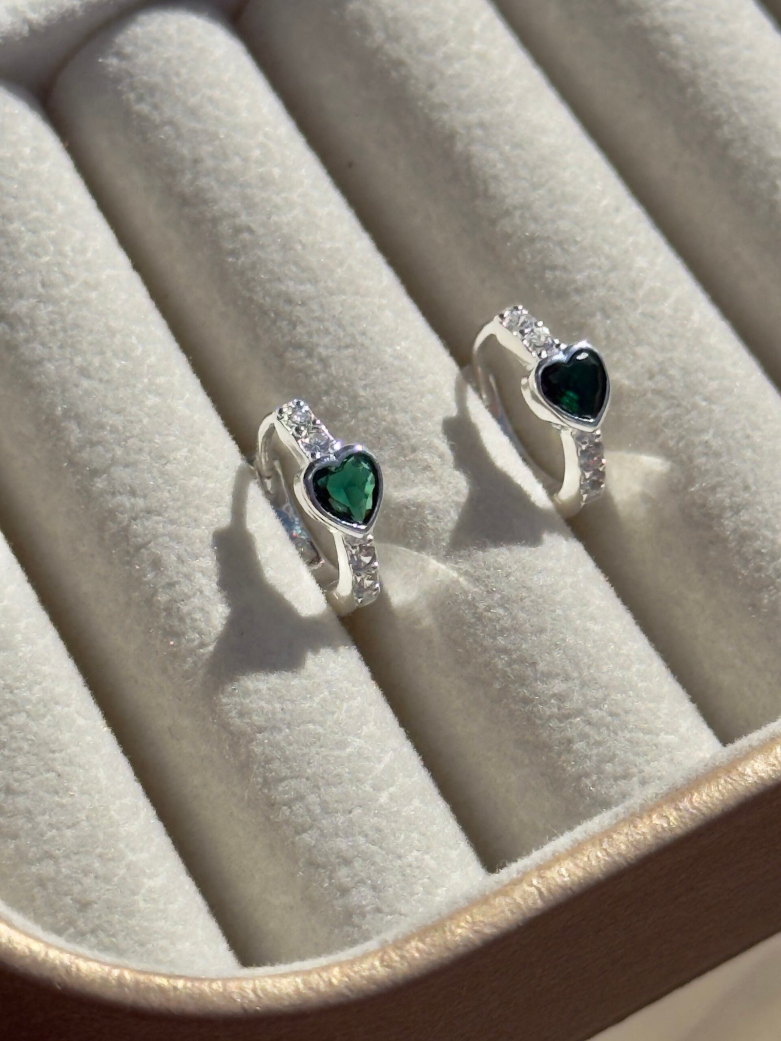 ARGOLA CLICKER EM PRATA 925 CRISTAL VERDE