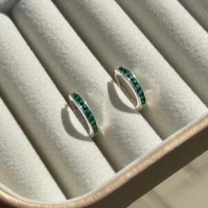 ARGOLA CLICKER EM PRATA 925 /ZIRCONIAS VERDES