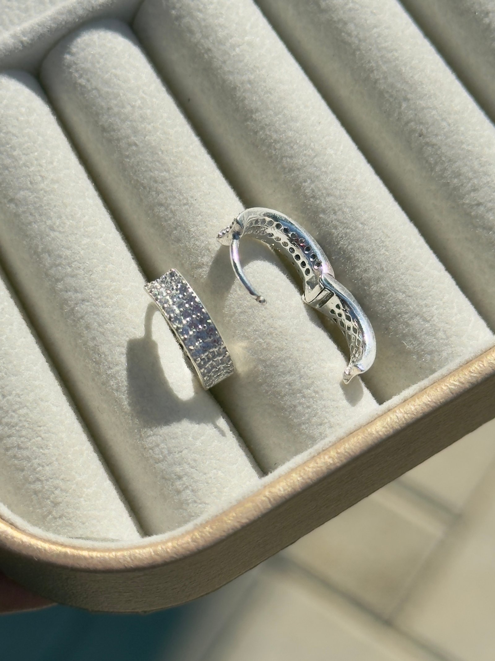 ARGOLA CLICKER EM PRATA 925