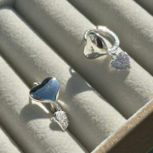 ARGOLA CLICKER EM PRATA 925 CONTÉM PINGENTE DE CORAÇÃO