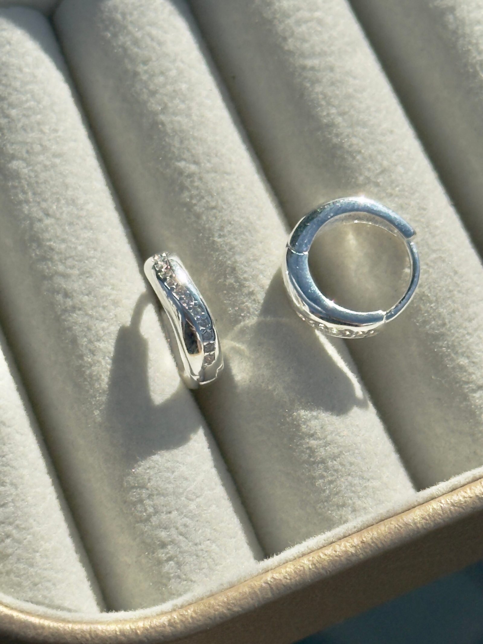 ARGOLA CLICKER EM PRATA 925