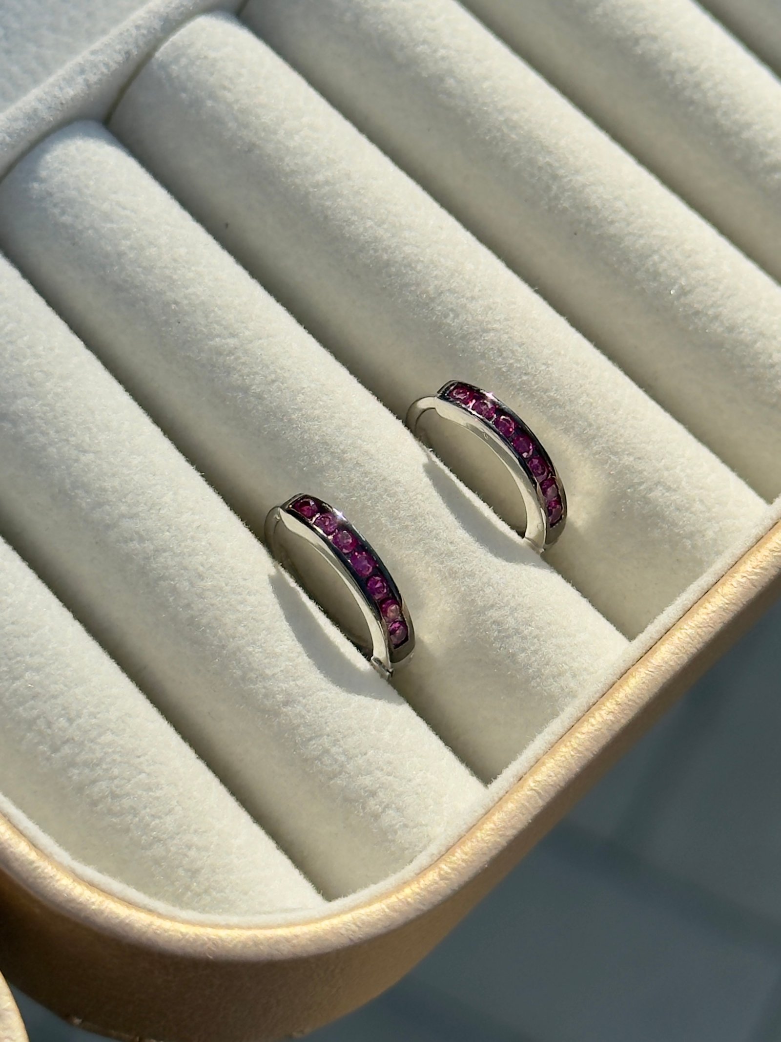 ARGOLA CLICKER EM PRATA 925 ZIRCONIAS PINK