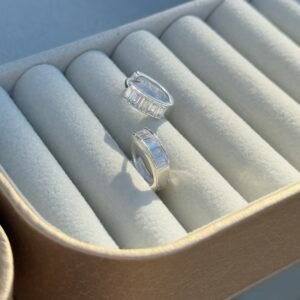 ARGOLA CLICKER EM PRATA 925 ZIRCÔNIAS