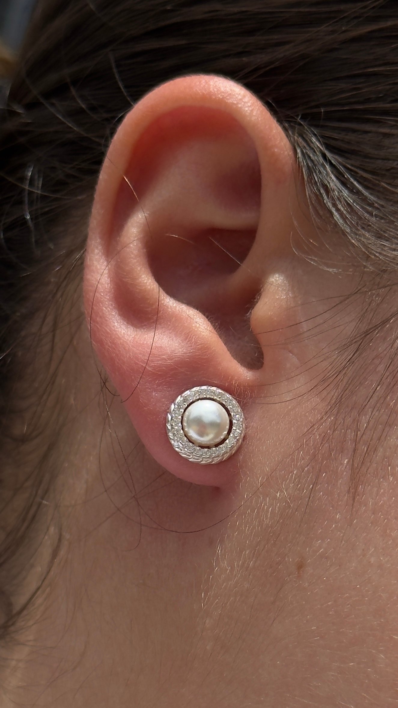 BRINCO EM PRATA 925 CONTEM PEROLA SINTÉTICA