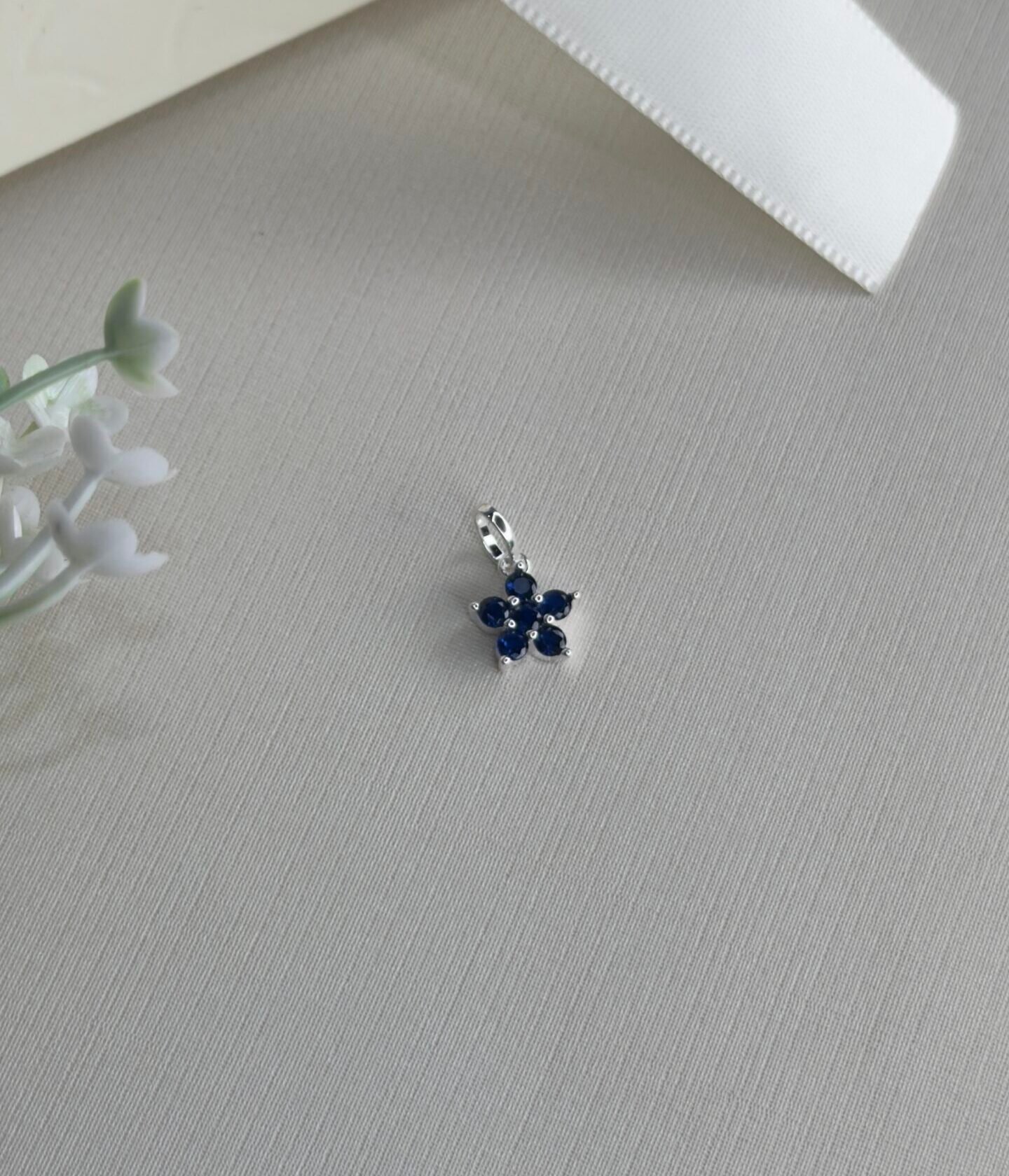 PINGENTE EM PRATA 925 FLOR CRISTAL