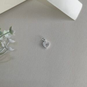 PINGENTE EM PRATA 925 MINI CORAÇÃO CRAVEJADO