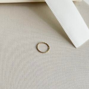 PIERCING EM OURO 18K ARGOLA TORCIDA