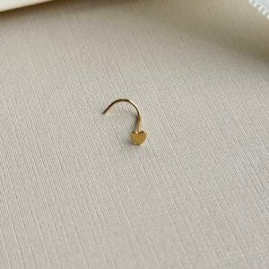 PIERCING EM OURO 18K CORAÇÃO FLAT / NOSTRIL